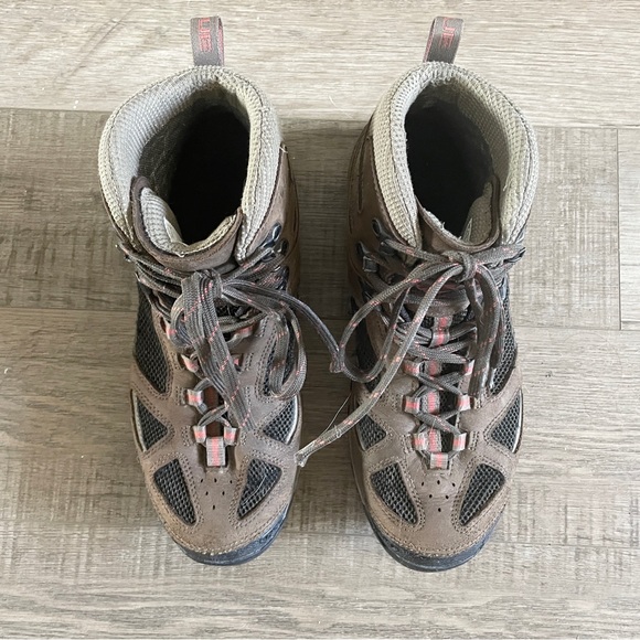 Vasque hiking boots - Picture 4 of 7